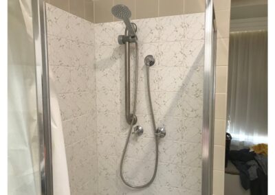 Handheld shower hose with vertical 600mm rail
